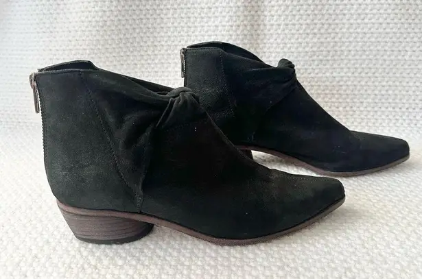 LD Tuttle The Marble Twist Knot Black Leather Pointed Ankle Boot Booties 37 Size undefined