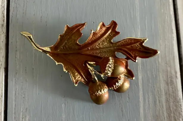 Amazing Vintage Leaf & Acorn Brooch Gold Tone Matte Green Brown & Copper Enamels
