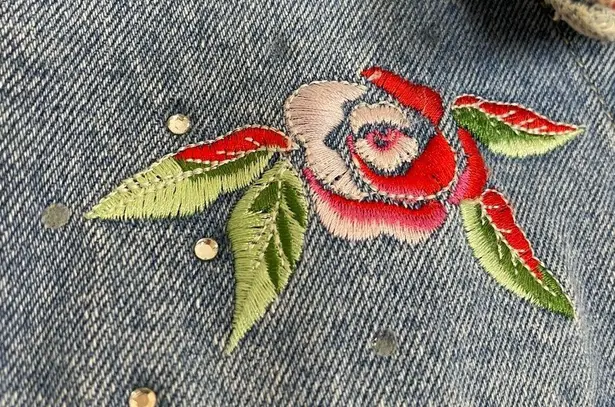 Bill Blass  Vintage Jean Jacket Embellished Ribbon Embroidery Y2K Girlie Roses Sm