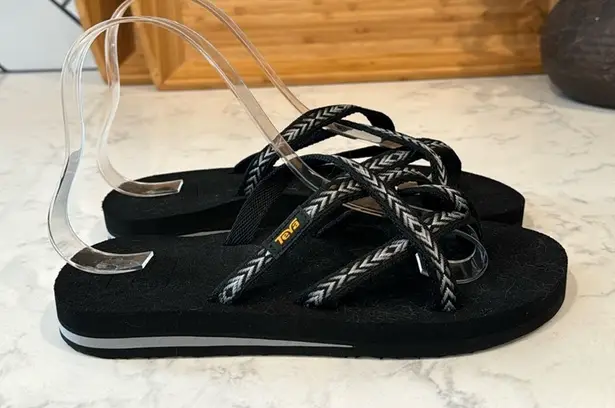 Teva  Olowahu palms black white quick dry all day wear sustainable vegan size 6 - Image 1