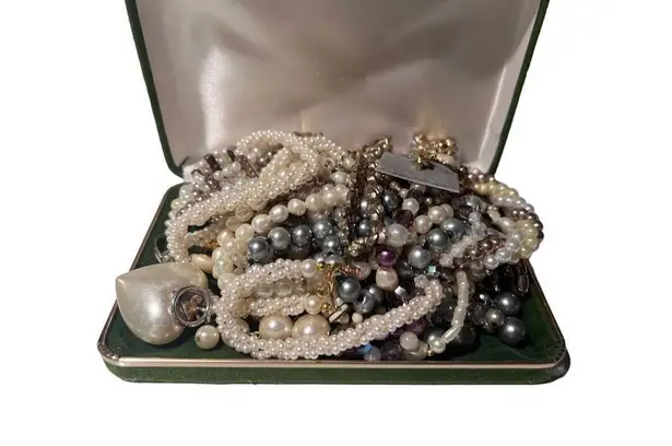 Gorgeous JCPenny Jewelry Box Loaded with Pearl Jewelry