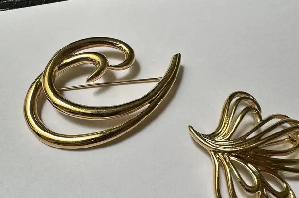 Trifari Lot Of 2 Signed  Gold Tone Brooch Pins Swirl Styles