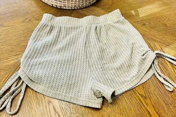 Style Rack Beige Olive Waffle Knit Side Tie Beach Shorts Size Small 🐚
