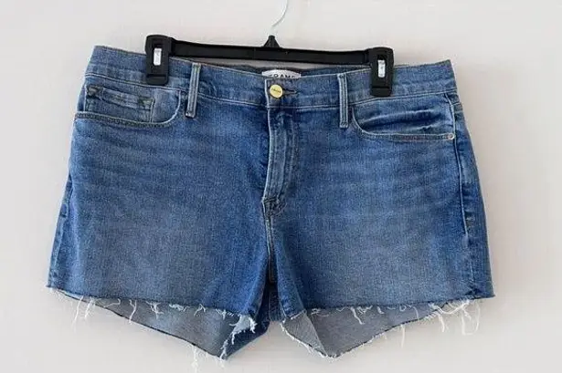 Frame  Le Cutoff frayed denim shorts Size 31