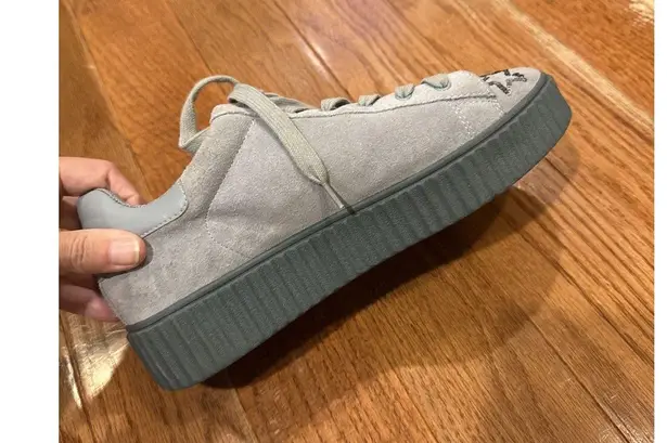 Luxury Rebel Women's Tinella Platform Sneakers Gray Suede Sequin Stars Size 9