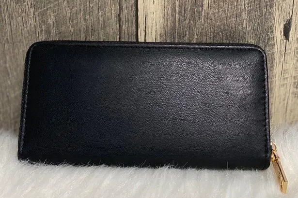 Badgley Mischka NWT Black Vegan Leather Wallet