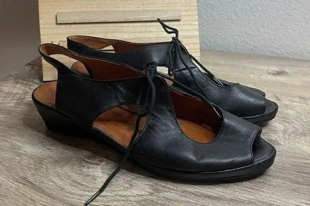 L’Amour Des Pieds Brettany Black Leather Sandals Size 9