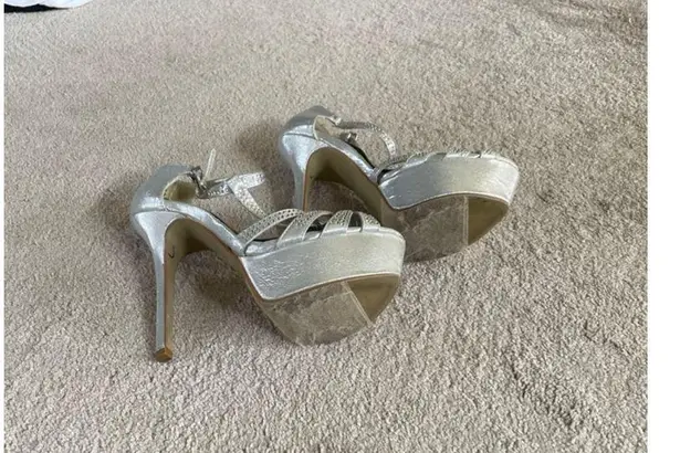 Women's CIRKUS Silver Platform Stiletto Heels Size 7M