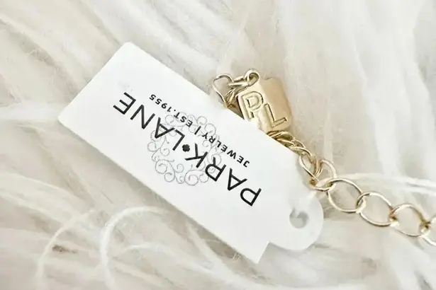 Park Lane JEWELRY | "Roo" Necklace Gold Tone Austrian Crystals Circle