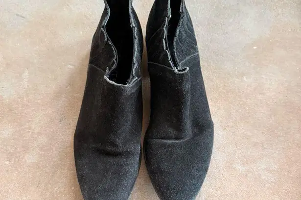 Coconuts by Matisse  Charcoal Suede Ankle Booties - Image 2