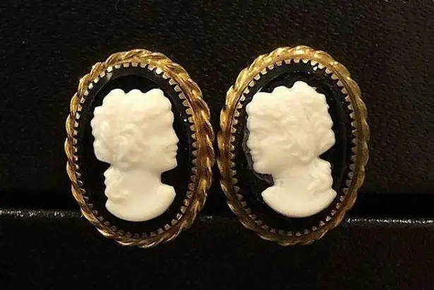 Frame 12K Victorian Black and White Lady Cameo Earrings With Gold and Backings