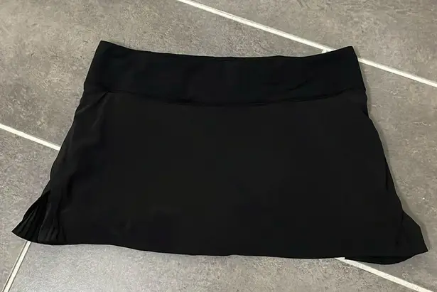 Lululemon  Play Off The Pleats Skirt *13" size 10
Black