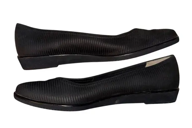 Salvatore Ferragamo  Women's Black Textured Flats Size 8 Narrow Casual