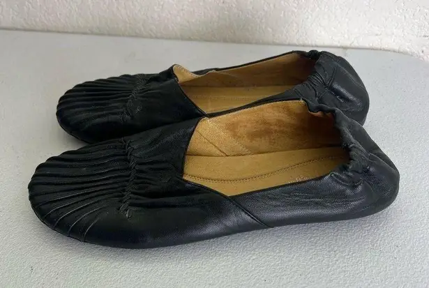 Chocolat Blu  "Cam2" Black Leather Pleated Ruched Ballet Flats - Size 8