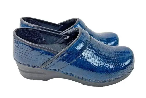 Sanita Blue Croc Embossed Patent Leather Clog Womens EU 37 Comfort Professional