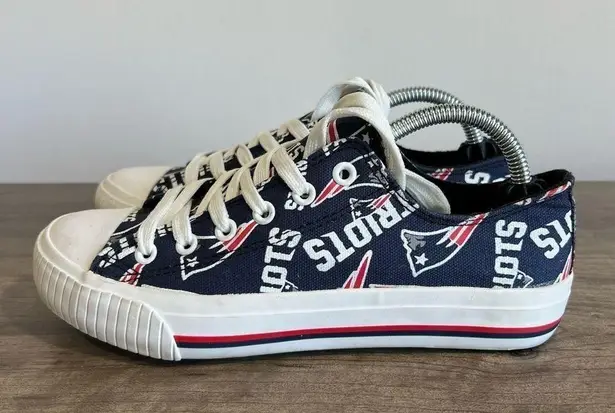 FOCO New England Patriots Low Top Repeat Women's Canvas Sneakers Size 7 #2528 White