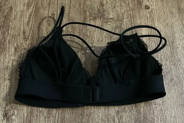 Urban Outfitters Out From Under  Black Lace Strappy Bralette Size Medium