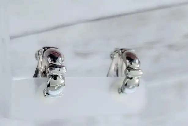 Vintage Clip On Earrings Stylish Chunky Silver Tone Half Hoop 0.75"