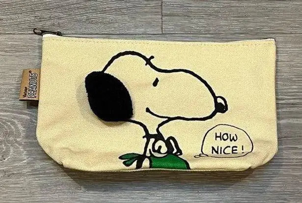Snoopy peanuts mini pouch bag