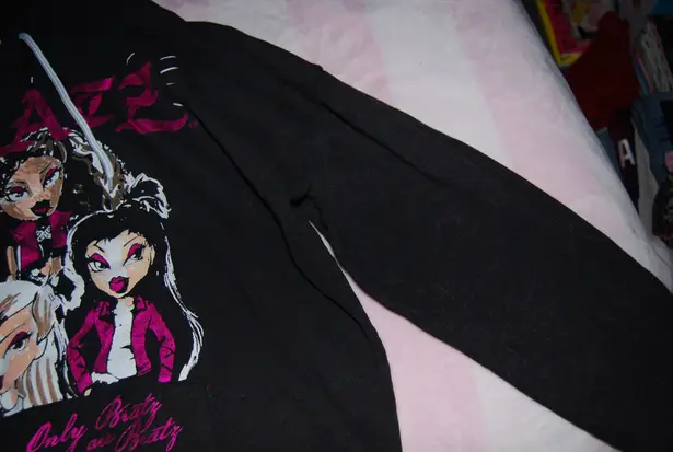 Five Below Mottled Black Bratz Sweatshirt Size L