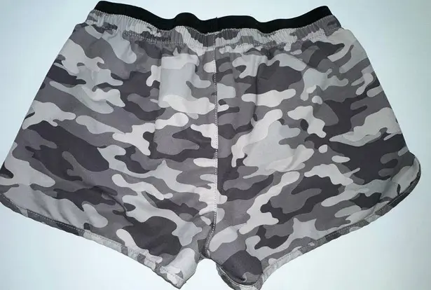 American Eagle  Camoflage Athletic Shorts‎ Size M