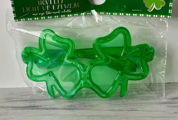 St. Patty’s Day Light Up Glasses ☘️ Green