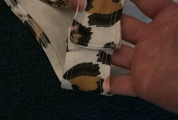 Luxury nwot buttery soft small gaze Floral Leopard Print Bodysuit White