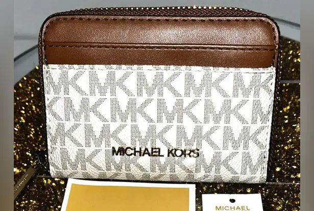 Michael Kors NWT  Jet Set Zip Card Case Wallet - Image 1