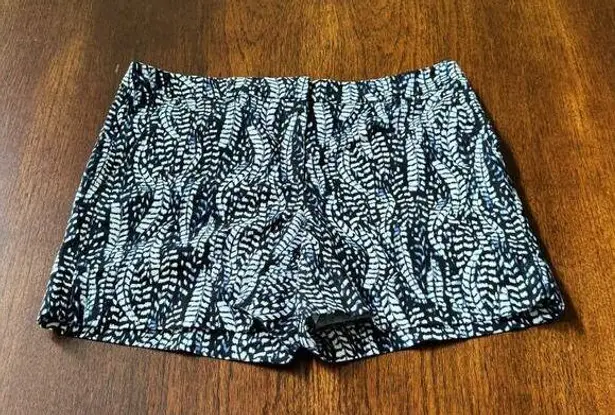 White House | Black Market  Shorts Blue Fern Design Size 6