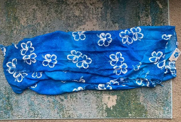 Vintage Hibiscus Collection Hawaii dead stock blue white flower long sarong, OS