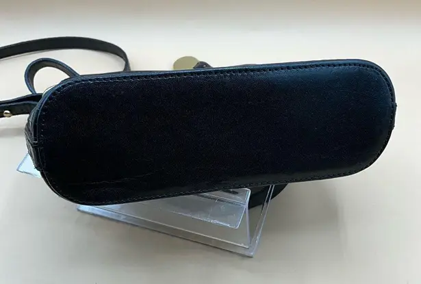 Brahmin A Very Cute Rare Vintage Black Leather Crossbody Handbag