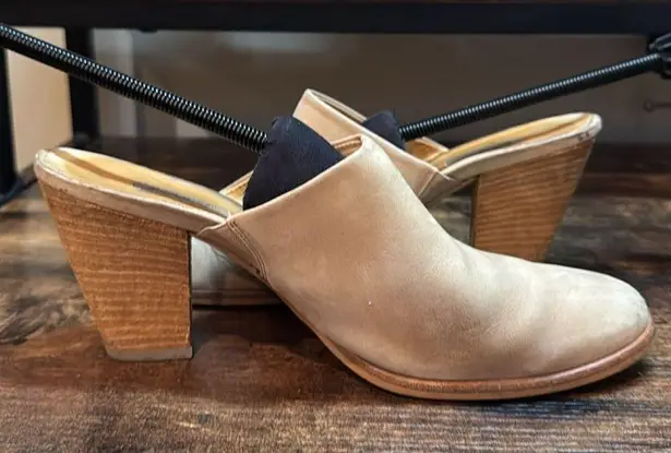 Paul Green Vonda Elegant Cream Women's Mules size 6.5