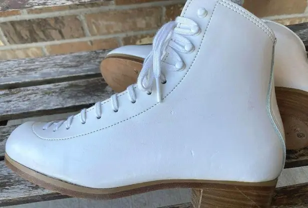 GAM 0884 Ice Figure Skate Boots Made in Canada Size 7