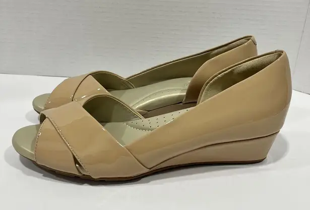 Easy Spirit Bernie Dress Wedge. Size: 8W. Color: Tan