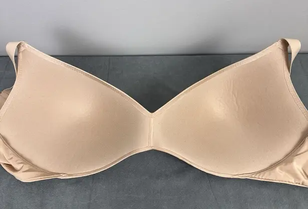 SKIMS Wireless Form Push Up Plunge Bra Size 44D Clay? Beige Padded Lined Logo