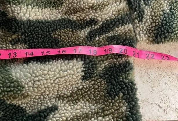 J.Crew  Snap-collar sherpa fleece jacket sweatshirt in camo - Image 14