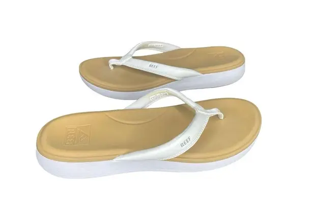 REEF Women's Size 9 Cushion Cloud White Tan Flip Flops Sandals Slip-Ons