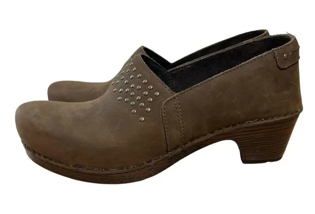 Dansko Women’s Mavis Milled Nubuck Studded Slip On Clog Size EU 37 - US 6.5/7.0