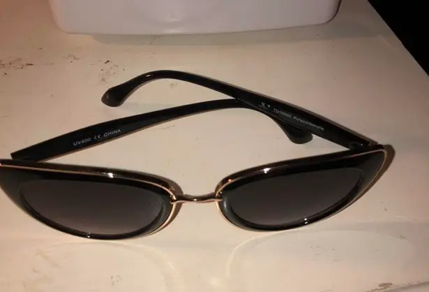 American Eagle Outfitters Black And Gold Sunglasses