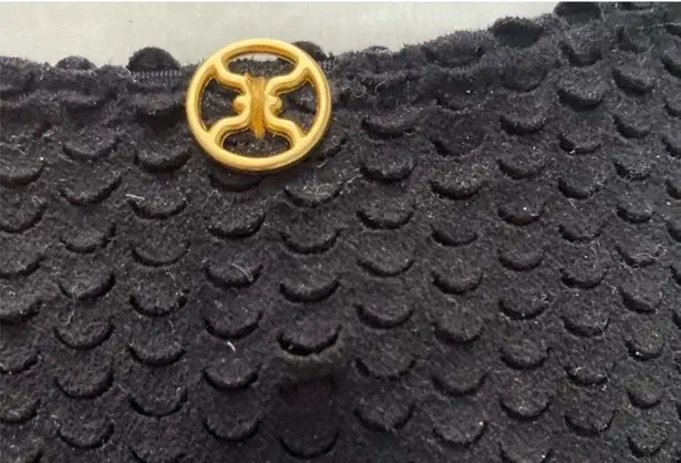 VIX BY PAULA HERMANNY
Scales Ana One