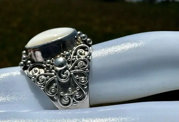 Suarti Bali Sterling Silver Moonstone Ring