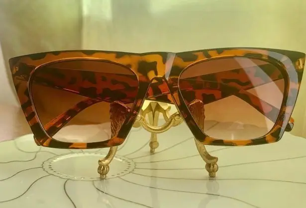 Ambassador Leopard Print Sunglasses Cat Eye