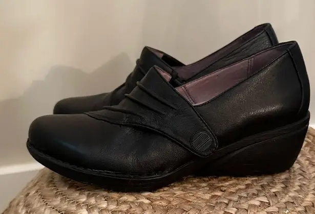 Dansko  Aimee Wedge Clogs Black Leather Slip On Size 7.5 -8 (38)