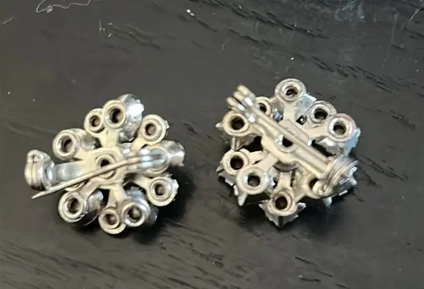 4 VIntage mini pins/brooches