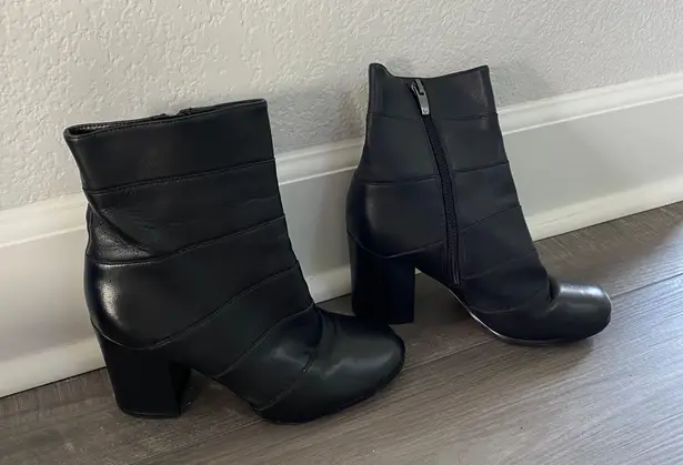 via spiga Black Leather Heeled Booties Size 6.5