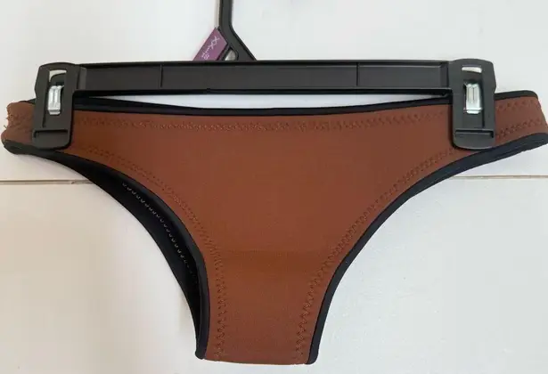 NWOT abysse. Jenna Bottom Reef