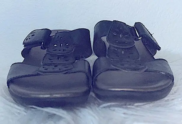 Clarks Clark’s black slide sandals with Velcro adjustment - Image 9