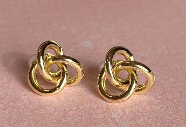 Boutique Simple knot stud earrings❤️ brand new!!