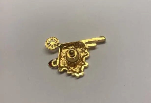 Gold Tone Heart Cart Rickshaw Pin Marked Avon Valentine’s Day