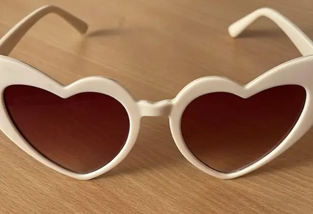 NWT Heart Shape White Sunglassed